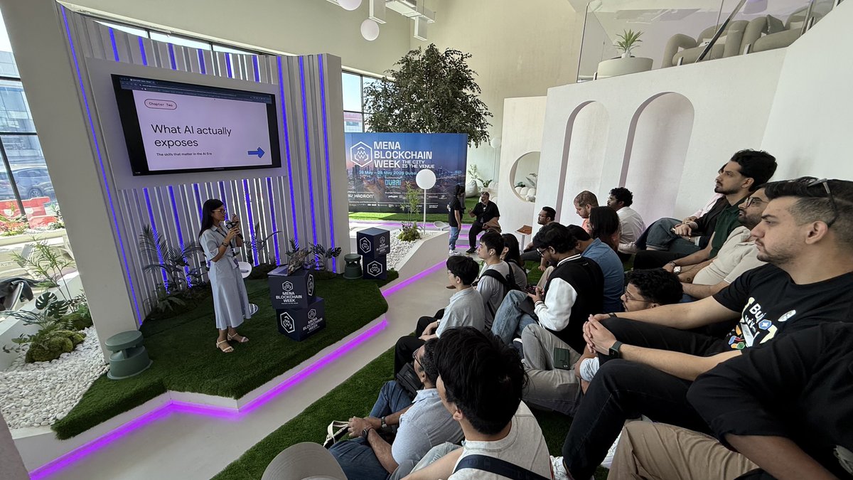 MENABCW's tweet photo. Trading meetup kicked off with an AI Trading workshop, one more session to go, running alongside @GDGSharjah_ teaching how to build with AI. 

Keep learning, keep building. 🙌🔥 all at #MENABCW 🙌 https://t.co/e0Hpw4A8jH