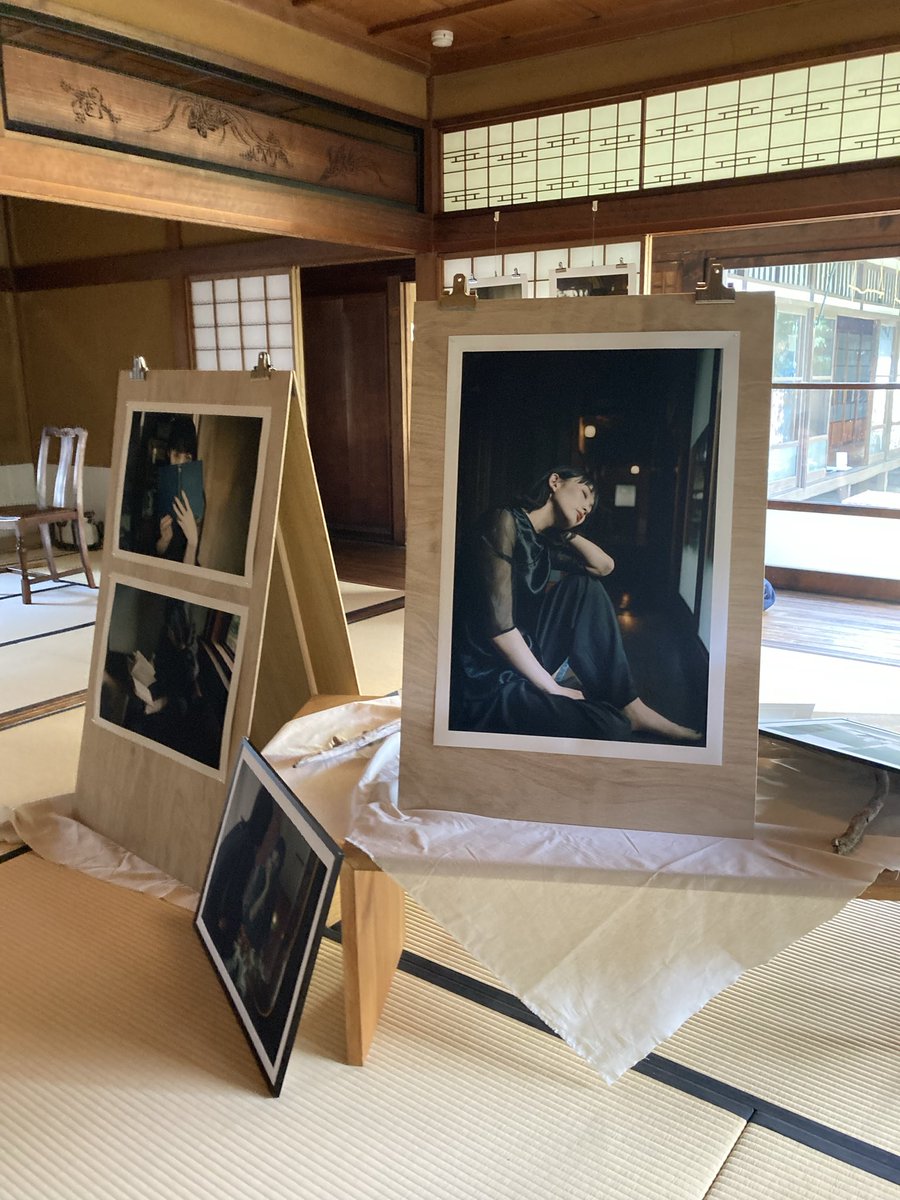 Marzy6's tweet photo. The Contrast無事に終了しました！
足を運んでくださった方々心よりお礼申し上げます。
主催の前田さん、参加者の皆さんお疲れ様でした。
今回は広いスペースをいただいたので個展のつもりでも望みました。そしてモデルの廣瀬さん、風湖さんありがとうございました🙇‍♂️ https://t.co/AKPgiedVWB
