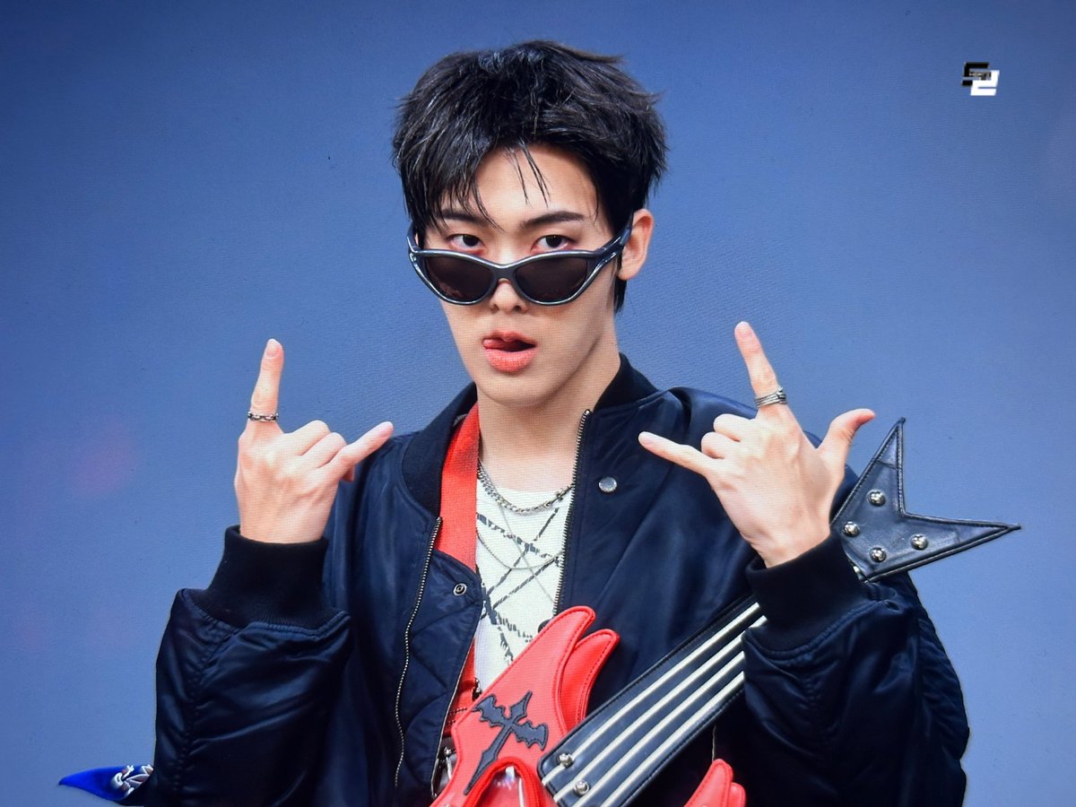 52hertz_0321's tweet photo. 260524 팬싸🤟🏻

#윤산하 #YOONSANHA
#ユンサナ #尹產賀
#아스트로 #ASTRO  
@YOONSANHA_offcl
@offclASTRO https://t.co/sqwivk01dR