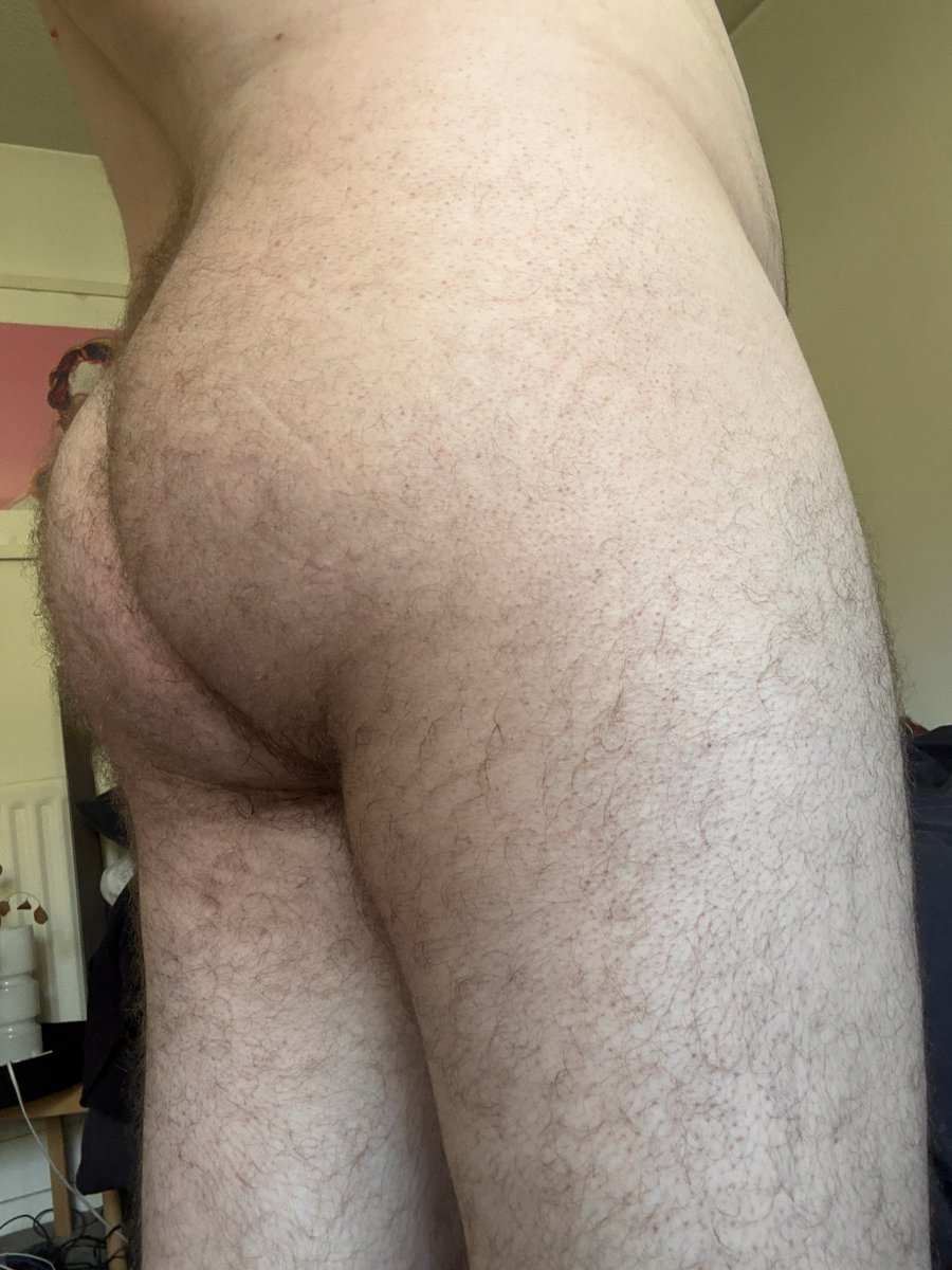 alt_bum's tweet photo. It’s too warm 🥵 https://t.co/uA5ffGHKWq