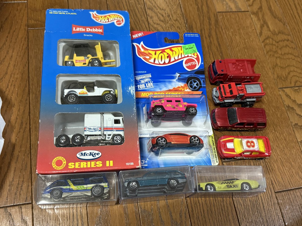 ced_glo_tomica's tweet photo. この週末の収穫！その2
本日開店日だったトレジャーハント様にて色々と購入！！
欲しかったモデルを今回も入手する事ができました！
ありがとうございました！！ https://t.co/cexwMxaLue