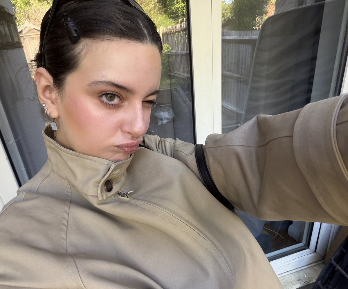 sofia tweet media