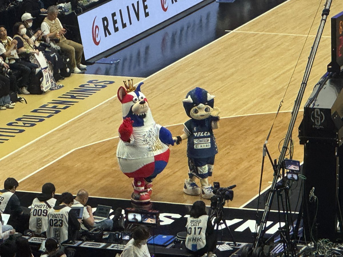 Asterisk216's tweet photo. 横浜アリーナ行ってきた
負けた(  ‘ᾥ’  ) https://t.co/ohQZhITzYA