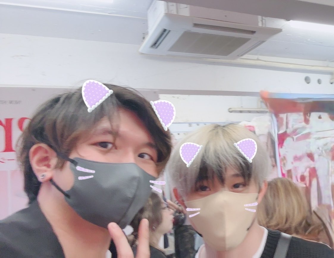 supisub_orz's tweet photo. ぱちと原宿練り歩いてきたよ https://t.co/nBoTi4LFWX