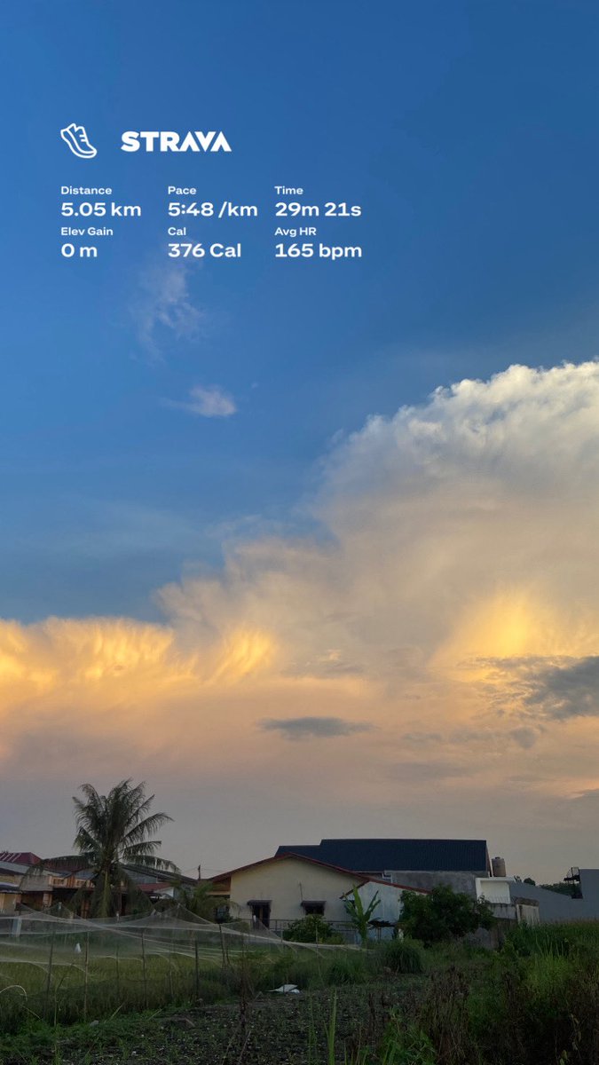 MonangAnugrah's tweet photo. Sore moots 👋🏼

5K sebelum senin datang 💪🏻
#running #runningforlife https://t.co/hefkmVPa95