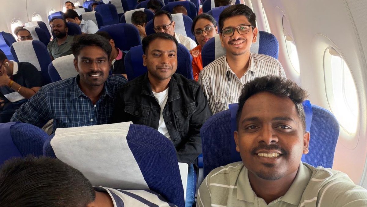 impat_18's tweet photo. Indore ✈️ https://t.co/peb5uulRKI