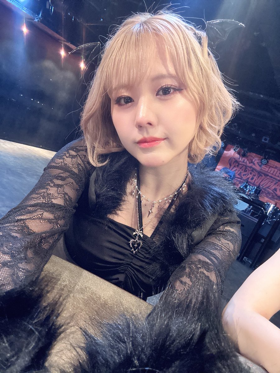kirara_stmlt's tweet photo. マザリさんとの対バンありがとうございましたっ⚡️

ギター担当輝星(きらら)です！
素敵なフロア作ってくれてありがとう〜❤️‍🔥

#ステミレイツ https://t.co/BdjcQKhH3h