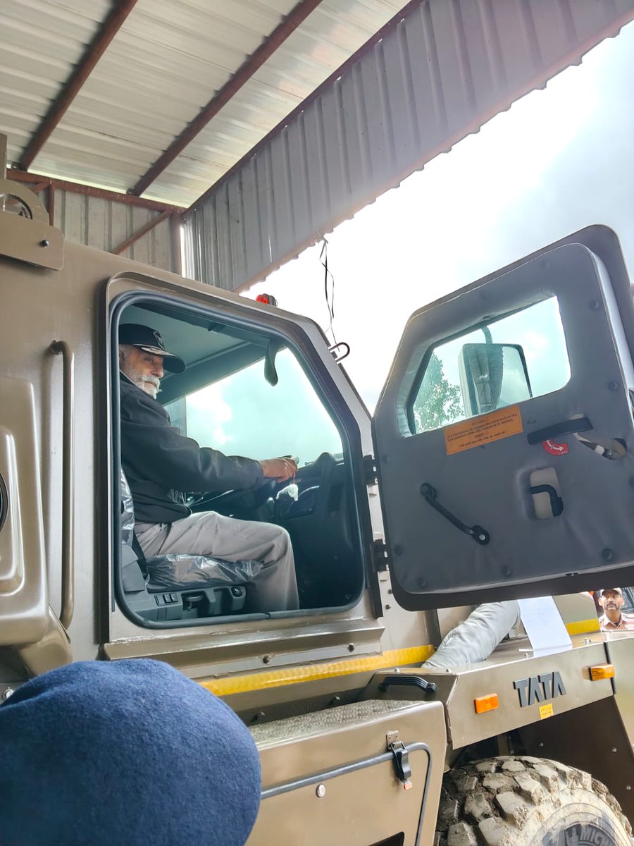 IDSAIndia's tweet photo. DG @SujanChinoy accompanied by the @IDSAIndia team visited @ITBP_official 4th Battalion Tactical Headquarters in Arunachal Pradesh. During the visit, he interacted with officers and jawans and was briefed on the unit's operational capabilities, modernisation plans &amp; equipment. https://t.co/vtwrYuGDLv