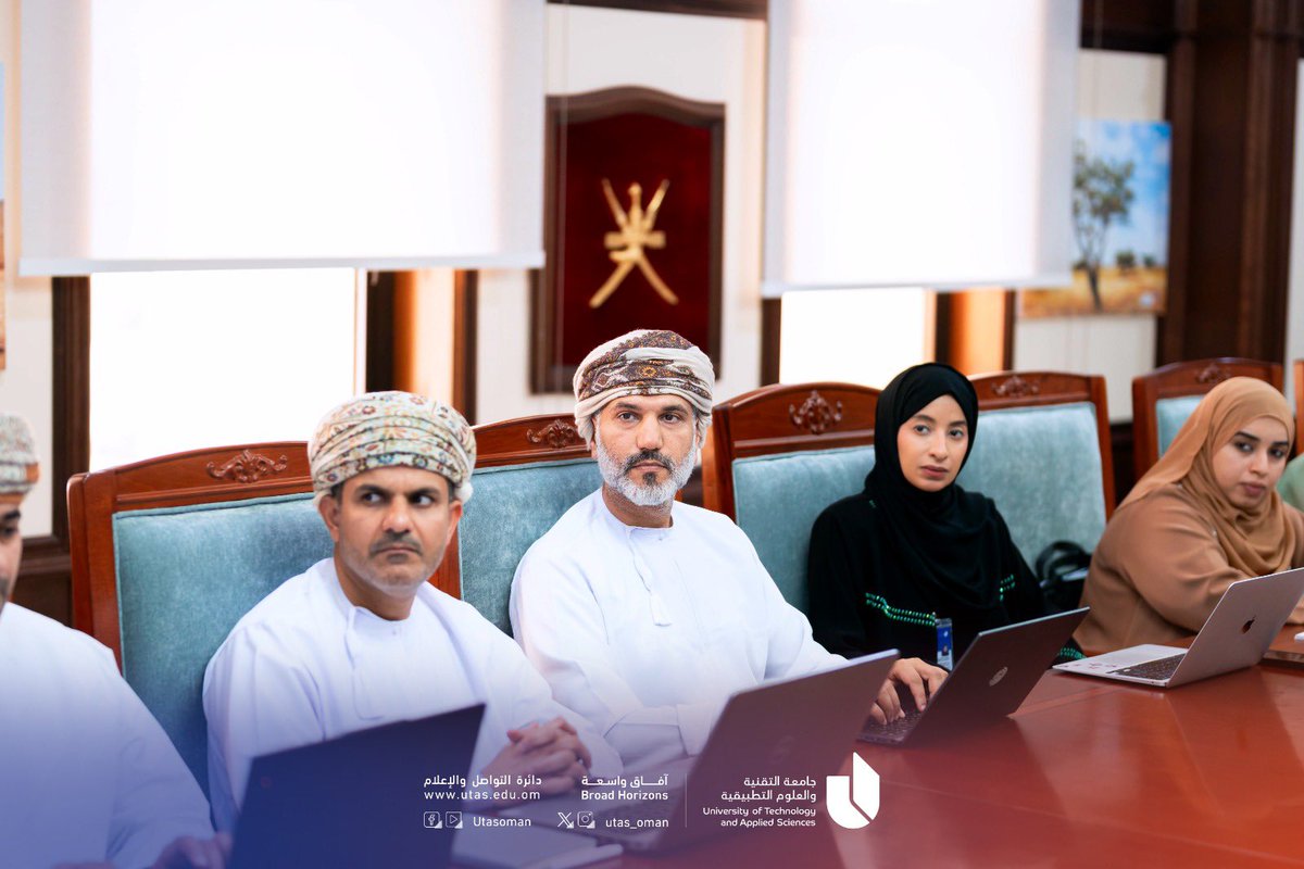 utas_oman's tweet photo. واستعرض المجلس جهود الكلية خلال العامين الأكاديميين ٢٠٢٥/٢٠٢٤ و٢٠٢٦/٢٠٢٥، والتي شملت تشكيل لجنة أكاديمية متخصصة لمراجعة مخرجات التعلّم، وإجراء مقارنات مرجعية مع عدد من الجامعات المحلية والإقليمية والدولية، إلى جانب تنفيذ برامج تدريبية وورش عمل لدعم أعضاء هيئة التدريس في تصميم البرامج الأكاديمية القائمة على مخرجات التعلّم.
كما ناقش المجلس إطار التعليم والتعلّم بالجامعة، الذي يُعد من المرتكزات الرئيسة للأنظمة الأكاديمية، ويهدف إلى تنظيم وتوجيه أنماط التعليم والتعلّم وتعزيز الاتساق والوضوح في الممارسات التعليمية بمختلف فروع الجامعة.
2/3

#آفاق_واسعة