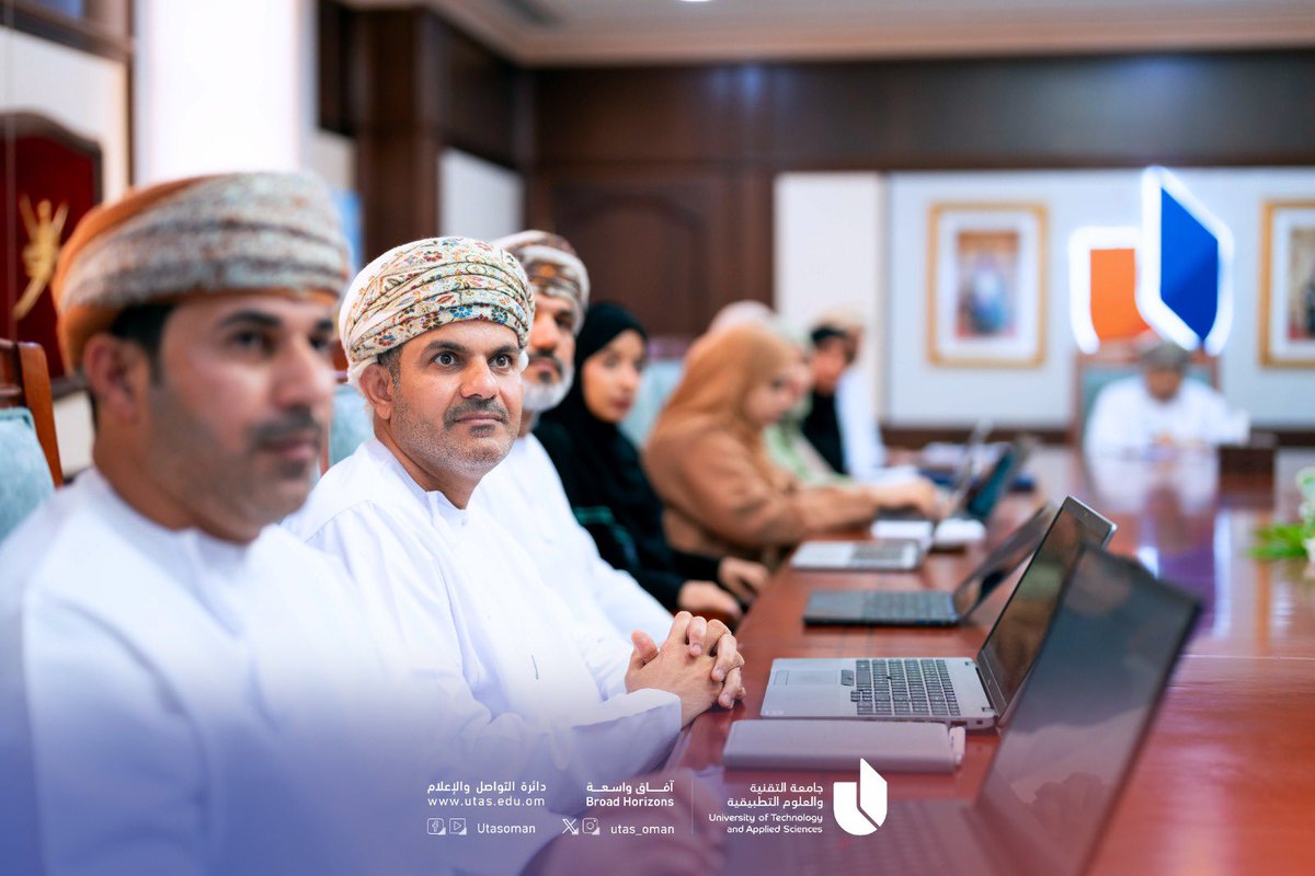 utas_oman's tweet photo. واستعرض المجلس جهود الكلية خلال العامين الأكاديميين ٢٠٢٥/٢٠٢٤ و٢٠٢٦/٢٠٢٥، والتي شملت تشكيل لجنة أكاديمية متخصصة لمراجعة مخرجات التعلّم، وإجراء مقارنات مرجعية مع عدد من الجامعات المحلية والإقليمية والدولية، إلى جانب تنفيذ برامج تدريبية وورش عمل لدعم أعضاء هيئة التدريس في تصميم البرامج الأكاديمية القائمة على مخرجات التعلّم.
كما ناقش المجلس إطار التعليم والتعلّم بالجامعة، الذي يُعد من المرتكزات الرئيسة للأنظمة الأكاديمية، ويهدف إلى تنظيم وتوجيه أنماط التعليم والتعلّم وتعزيز الاتساق والوضوح في الممارسات التعليمية بمختلف فروع الجامعة.
2/3

#آفاق_واسعة
