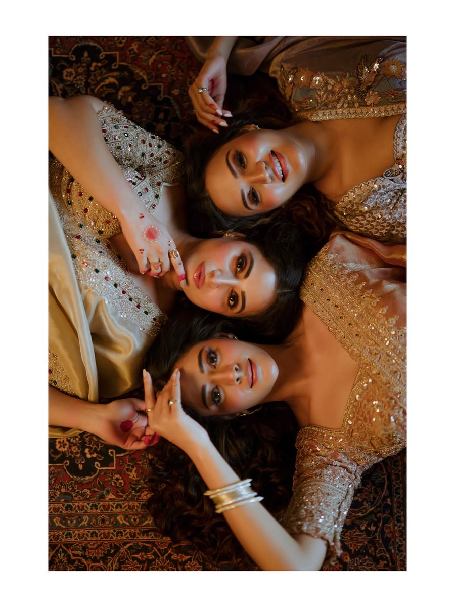 kaleshikanak's tweet photo. This is such a beautiful picture, oh my god!❤️

#HibaNawab https://t.co/i14f72aD5V