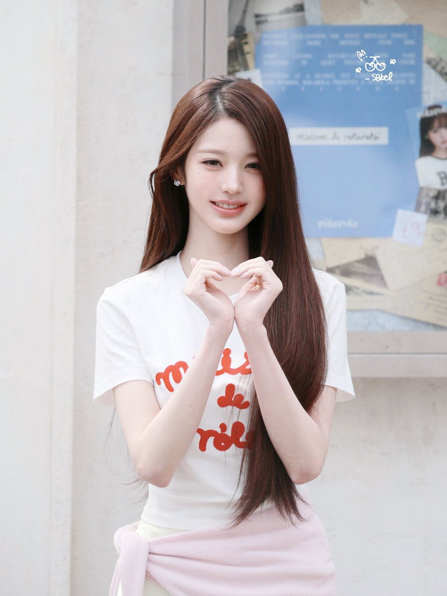 itsREVELLE's tweet photo. ㅤ

˙✧˖° 📸 260524 ─ #REVÉLLEToday

Prudence was caught showing support to @WE_PRIIZE for their Comeback Showcase — #StepwithPRIIZE at KSPO Dome today! She looks so sweet and soft with her outfit matching the event color palette! 🌸⭐️🩵

#Prudence #REVÉLLE

ㅤ https://t.co/oFibs9Cf5J