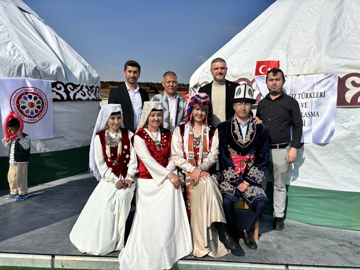 kursatmican's tweet photo. 8. Etnospor Kültür Festivali’nde yer alan ve festivalimize renk katan
Kırgız Türkleri Derneğimizin otağını Ziyaret ettik. 

Kıymetli Dostum Abdulvahit Yücel Başkana ve ekibine çalışmalarında başarılar diliyorum. https://t.co/I7Mlk8qj3N