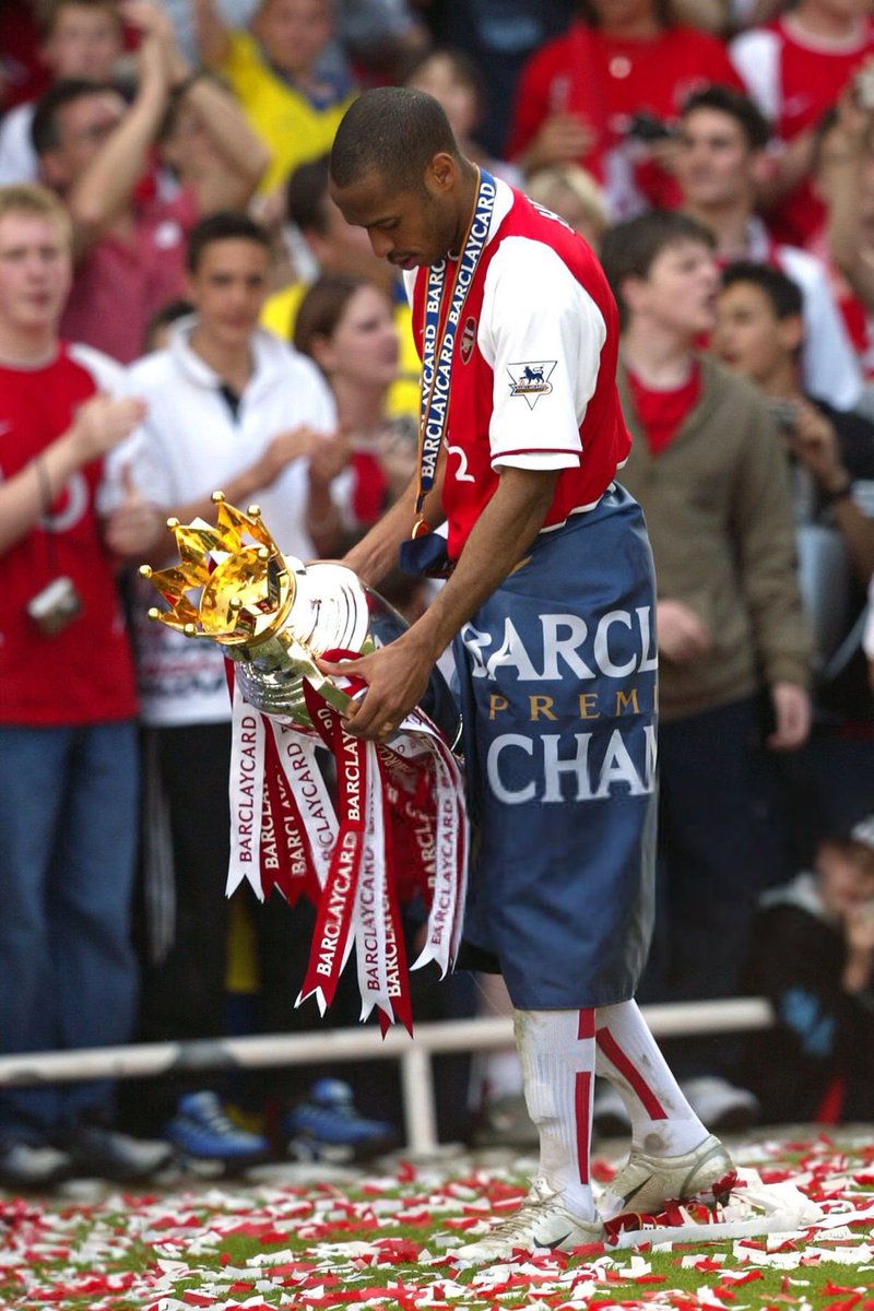 ThrowbackAFC's tweet photo. Waiting impatiently for the 2026 version of these photos to drop (2004) https://t.co/jhbeAgQsz4