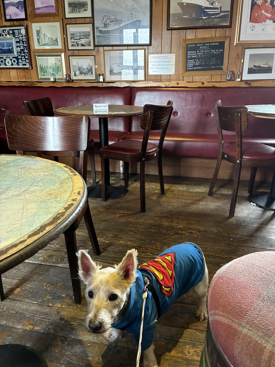 neale_morrison's tweet photo. Pub lunchy time nom nom nom. https://t.co/81P7QFizW6