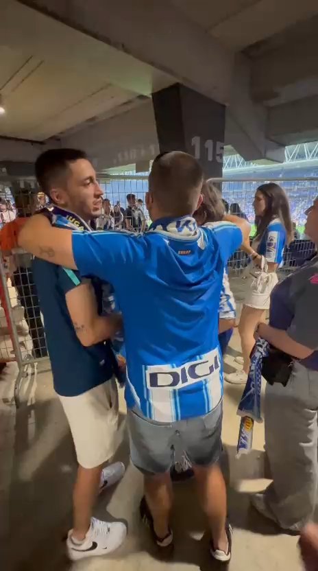 ChristiianR7's tweet photo. Ayer me quedo una cosa clara, el REAL CLUB DEPORTIVO ESPAÑOL,  esta muy vivo, gente joven con ganas, gente mayor con hijos, nietos....somos la polla, lo de la media parte no tuvo nada de sentido ni lógica.
UN PASADO DE HISTORIA UN FUTURO DE GLORIA REAL CLUB DEPORTIVO ESPAÑOL!!!! https://t.co/IhZUPRbroX