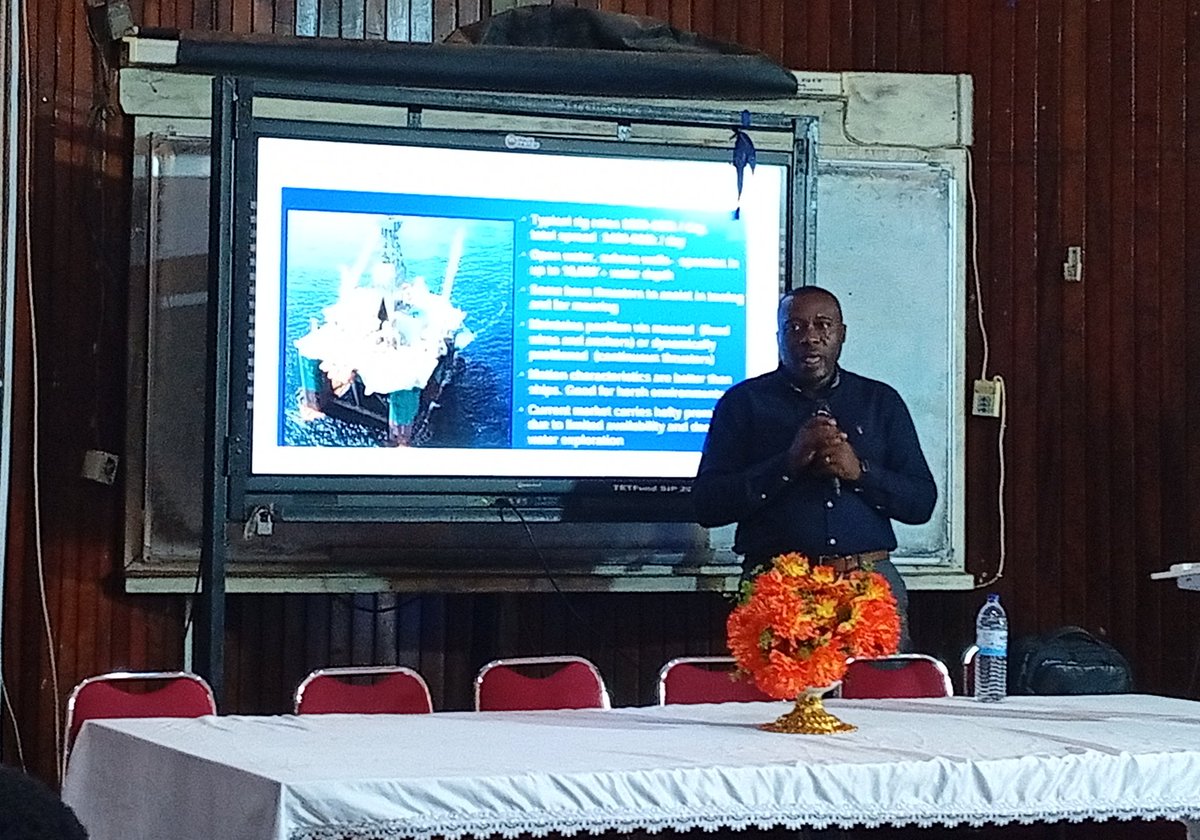 PDanistar's tweet photo. • Preparing for the Workplace (General tips and skills necessary)

Also I emerged as one of the quiz winners during the program 😌

Grateful to TotalEnergies and the Department of Mechanical Engineering, UNILAG, for the experience.

#Engineering #UNILAG #TotalEnergies #Oil&amp;Gas https://t.co/feH9hvb7j0