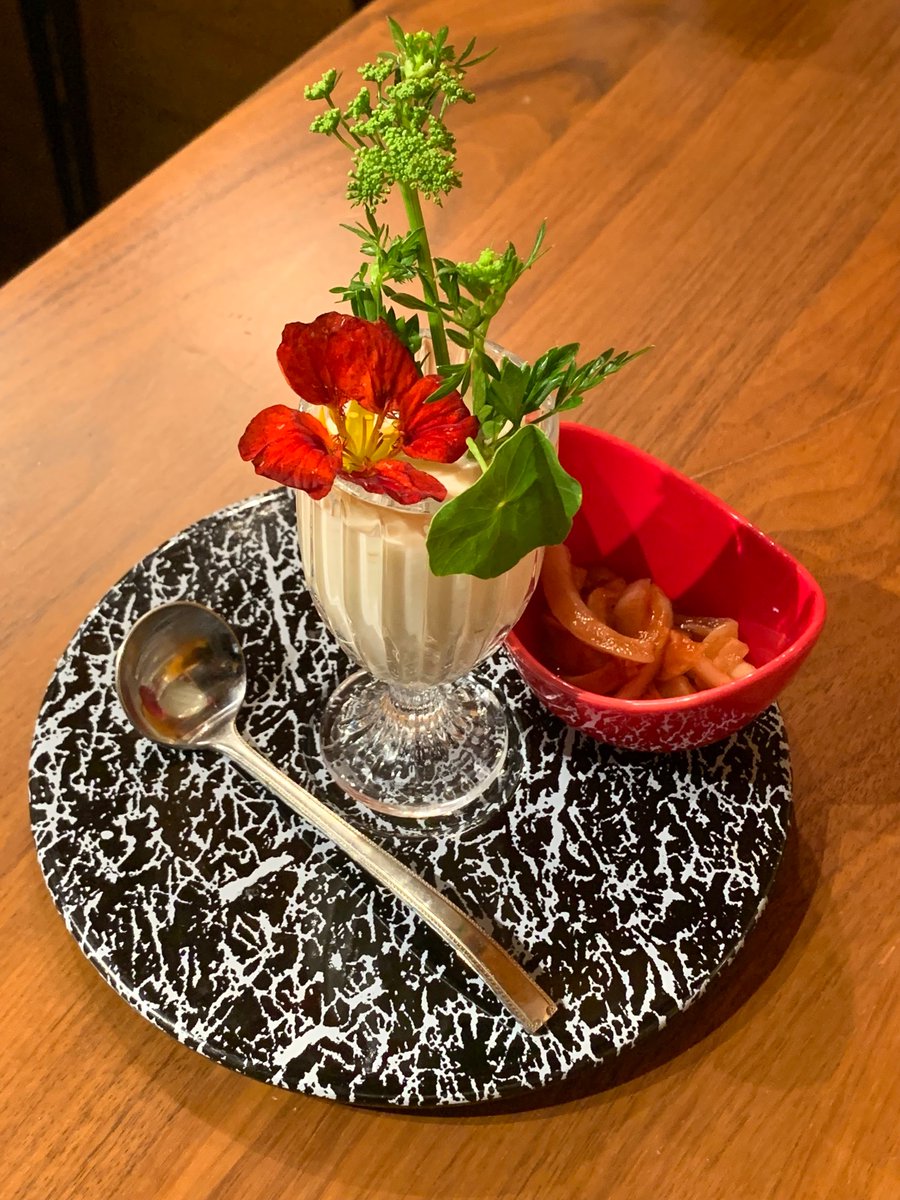 4_vtan's tweet photo. お昼でした🕛 #rasoi さんにて手羽元🐓ビリヤニを
今日もパラうま✨な仕上がりのバスマティライス🌾マサラの風味もパワーアップしていて⤴️無二の味わいになってます❗️
外側カリッと🎶中身はジューシーな😋タンドリー🔥手羽元も合わせて美味しく頂きました✌️ご馳走様でした🙏 https://t.co/1hToLVvPQH