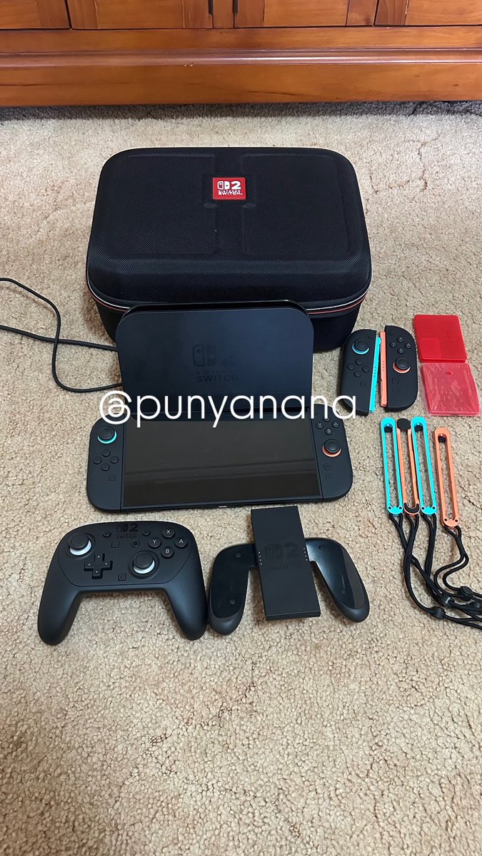 geknanaa's tweet photo. @ganeeeng @PlaymenID hi kak, aku jual nintendo switch 2 ku kak full set https://t.co/0ZOzYnkZS6