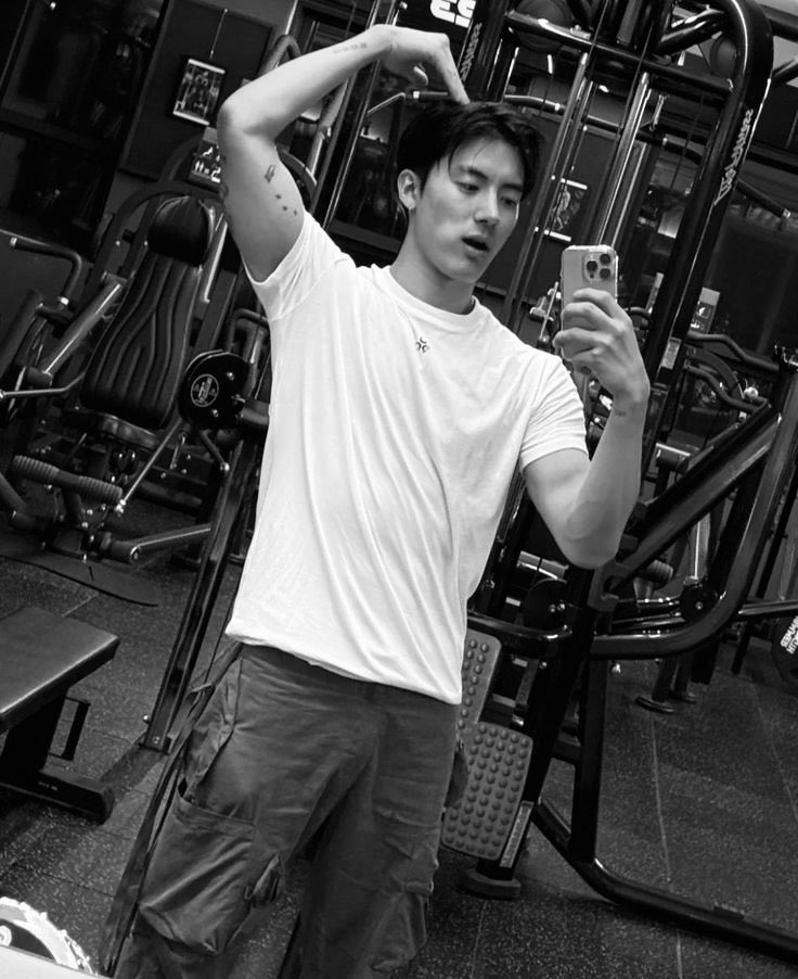 TS ╎ ʙʀʏᴀɴ. as Anton RIIZE tweet media