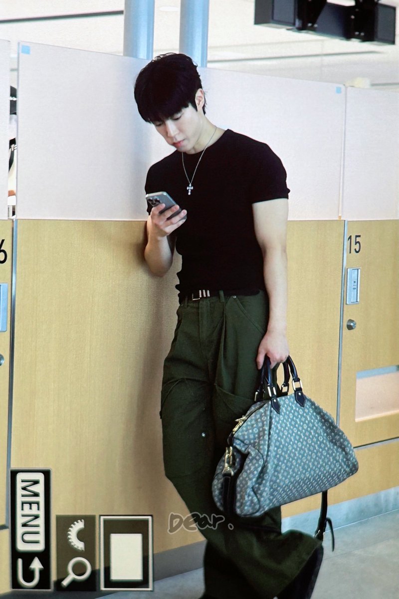 Dear_Dawon's tweet photo. 260524 KIX 🖤🖤

#SF9 #다원 #DAWON #이상혁 https://t.co/yzOZCnl5sv