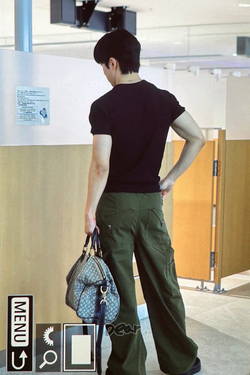 Dear_Dawon's tweet photo. 260524 KIX 🖤🖤

#SF9 #다원 #DAWON #이상혁 https://t.co/yzOZCnl5sv