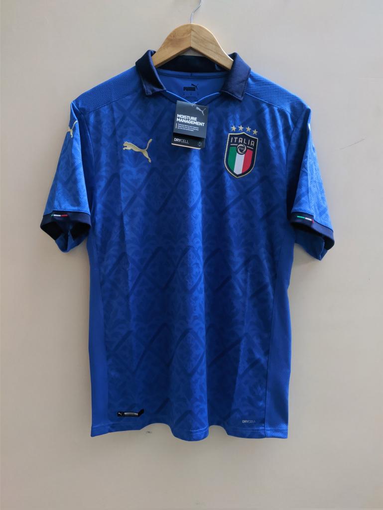 VsKitCorner's tweet photo. 🇮🇹 For Sale!

Official Italy 2020 Home shirt. 

Large. 

BNWT. 

£85. https://t.co/FXvQdigVzW