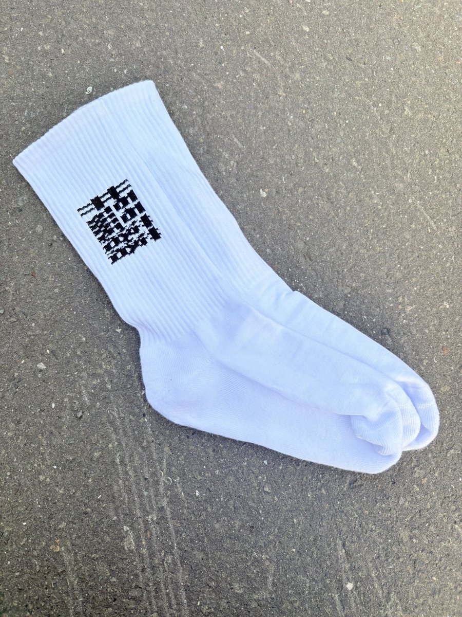_rirk_'s tweet photo. いつものステッカーのソックス🧦 https://t.co/5LuwwTc3Hw
