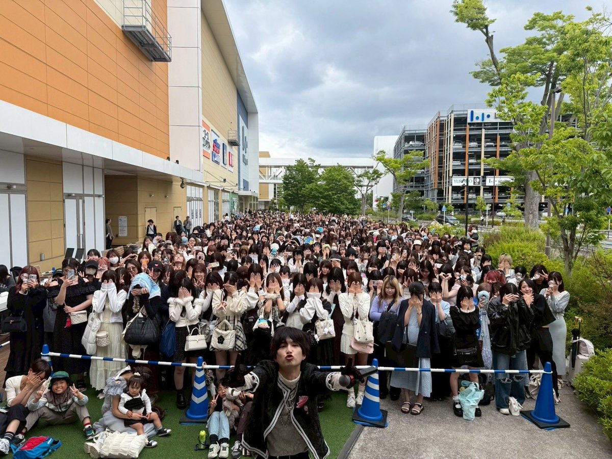 taisho_maeda916's tweet photo. リリースイベント
ららぽーと湘南平塚

全12回のリリイベが終了しました。
いろんな気持ちがあるけど、頼もしい って思える素敵な日々でした🌏💫

ということで！今夜21時！X集合！
#前田大翔 #リリイベ王子くん で
写真、動画、感想でもなんでも投稿してね
僕らの愛を見せつけちゃおうか👸🫶🤴 https://t.co/OiWQk3Gwtw