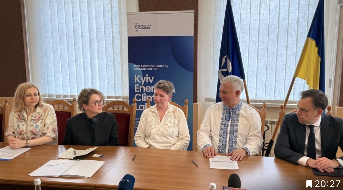 jmpandera's tweet photo. Cieszę się, że @ForumEnergii było częścią misji gospodarczej do Kijowa w tym tygodniu. Wraz z Instytutem Ochrony Środowiska i AGH podpisaliśmy z Akademią Mohylanska porozumienie o współpracy z nowo powstałym KECLab. Zaczynamy współpracę z zakresie transformacji energetycznej - opartej na obustronnych korzyściach. 
Dziękuję @Domanski_Andrz za objęcie patronatem tego wydarzenia a @PAIH_pl @P_Lukasiewicz @MRiTGOVPL @MF_GOV_PL @PLinUkraine za wsparcie