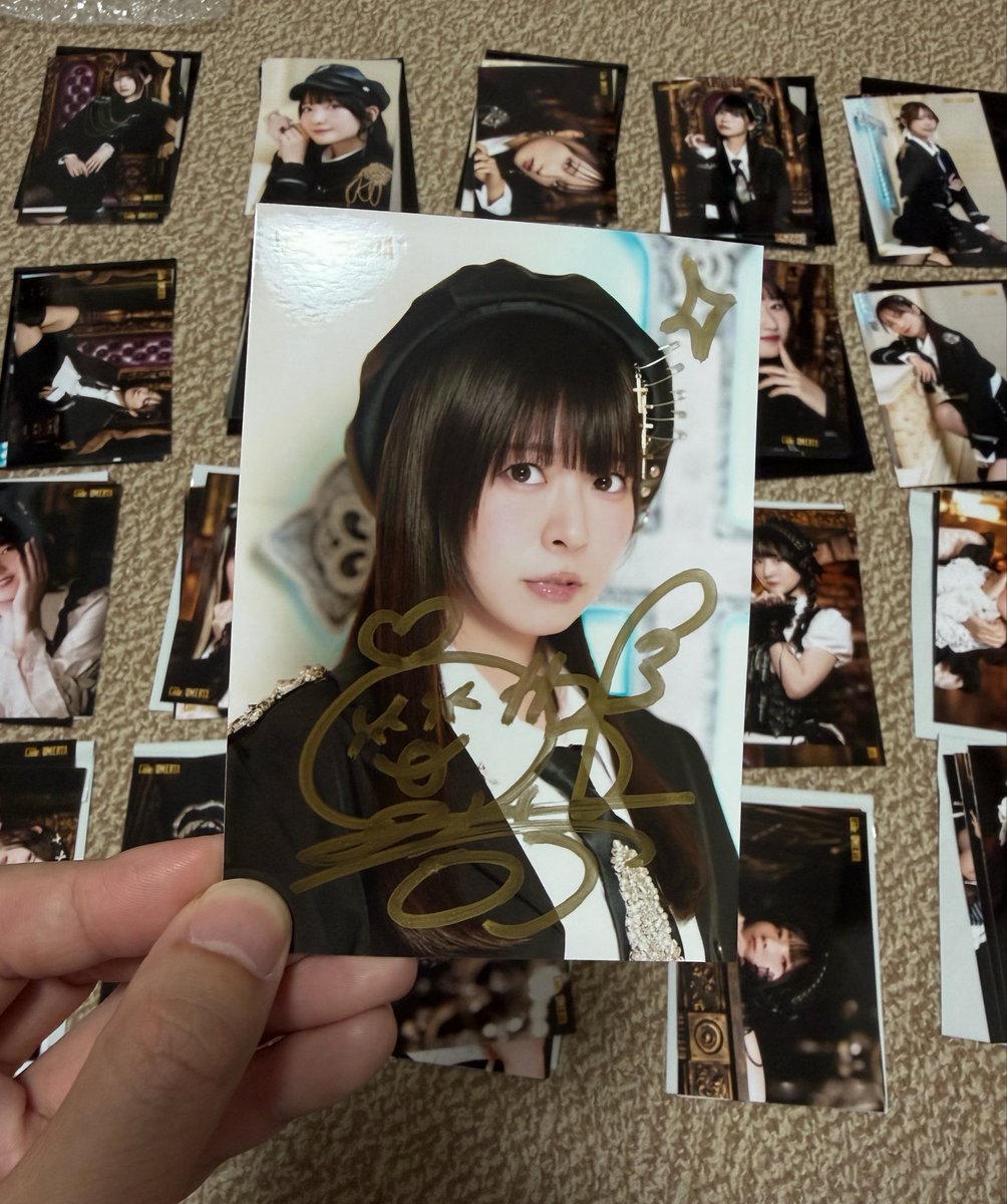 芝崎典子さんでプチバズした挙句直筆サインを引いてしまってこれ