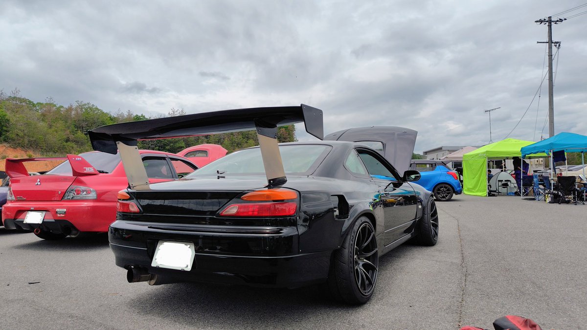ryuu13131's tweet photo. 今日はタカタサーキットで車好会♪

タイムはイマイチだったので、戦利品のDVDでコーナリングテクニックを学ぼうと思います😆

#タカタサーキット
#車好会
#シバタイヤ
#R200 https://t.co/GpUEpijY09