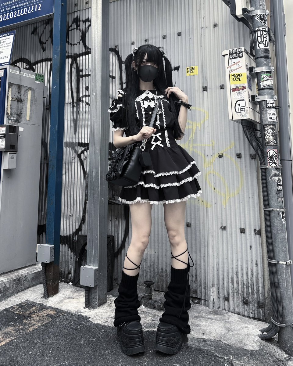 ※難あり品 アイチェンジが不可 カスタムブライス 本体 服・靴・スタンド付き Post by えす on X: 暑い