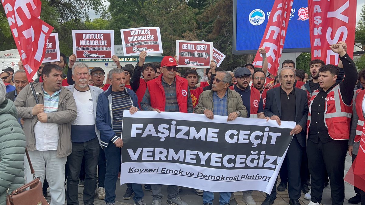 KayseriEmep's tweet photo. 🔴 Mutlak butlan kararıyla demokrasiye, özgürlüklere ve seçme ve seçilme hakkına yapılan saldırılara dur demek için Kayseri Emek ve Demokrasi Platformu'nun basın açıklamasına katılım sağladık. https://t.co/4HC93wy6Bx