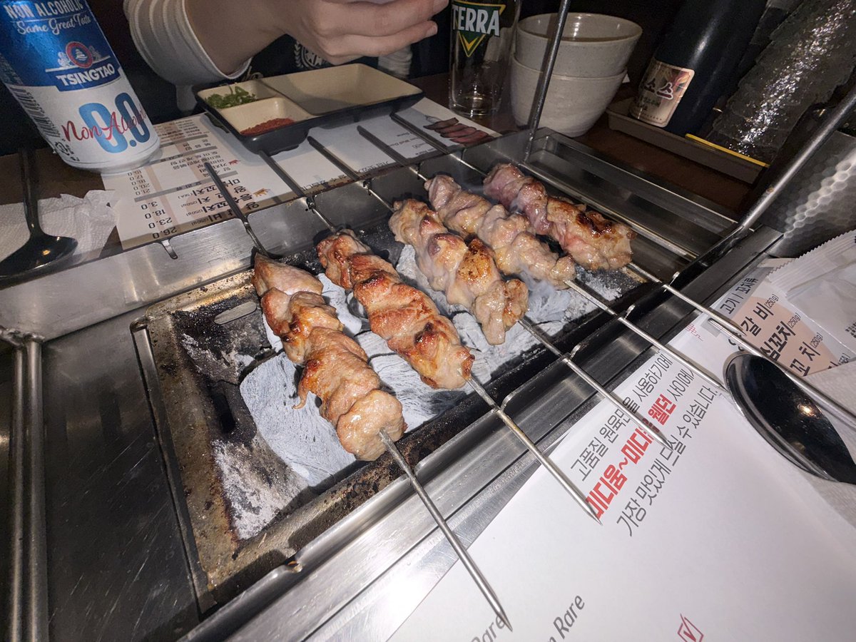 25ddon's tweet photo. 📍이가네 양꼬치 종각점
첫 양꼬치 입문했어요 🫪💕
진짜 살이 통통하고 잡내 하나두 안나고 너어ㅓㅓㅓ무 맛있음!! 온면 꼭 시켜야되⭐️⭐️⭐️ 재방문 의사 100🥵 https://t.co/1R8m8VvIBL