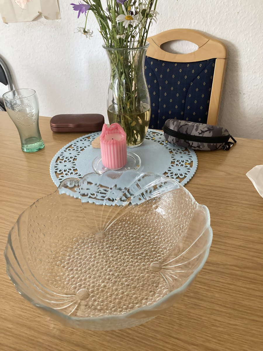 SweetMouse85's tweet photo. @Thunder_Owl Also I think I got the same salad bowl 😁 https://t.co/xaKm4bxySZ