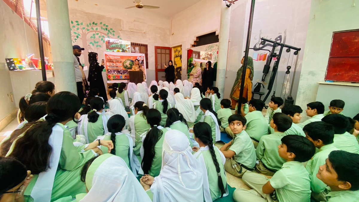 QSimpactpak's tweet photo. 🌍𝐆𝐥𝐨𝐛𝐚𝐥 𝐃𝐚𝐲 𝐨𝐟 𝐀𝐜𝐭𝐢𝐨𝐧 𝟐𝟎𝟐𝟔|𝐂𝐥𝐢𝐦𝐚𝐭𝐞 𝐄𝐝𝐮𝐜𝐚𝐭𝐢𝐨𝐧 𝐟𝐨𝐫 𝐭𝐡𝐞 𝐍𝐞𝐱𝐭 𝐆𝐞𝐧𝐞𝐫𝐚𝐭𝐢𝐨𝐧 In recognition of Global Day of Action 2026, QS Impact Pakistan proudly organized a Climate Change Awareness Session at The Smart School,Campus Hyderabad https://t.co/2pwaQ4q574
