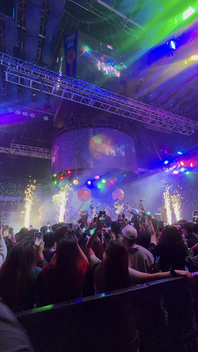 gianstation's tweet photo. totga ko ang seatbelts on kaya i told myself i will never miss a major coj concert na &amp; every single time, they never fail to surprise me with their show 😭 lahat maganda, lahat pinagisipan, lahat nag sasaya at higit sa lahat laging may kwento

to more concerts @cupofjoemusic 💫 https://t.co/Ld2HjYSgjL