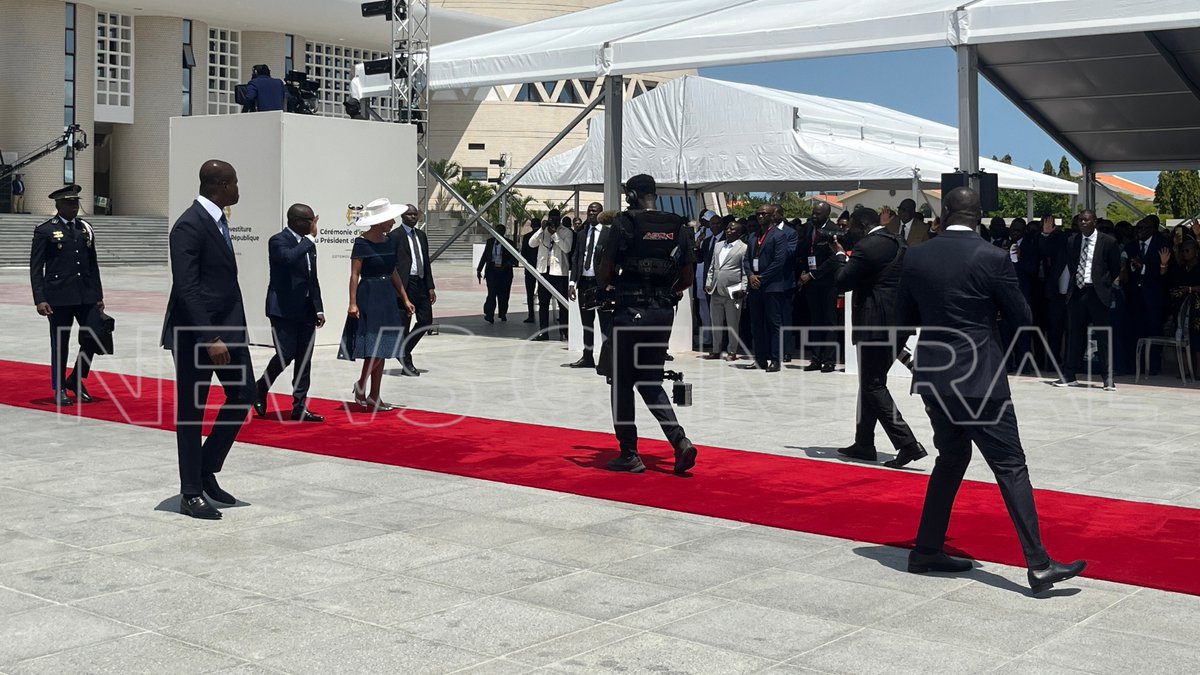 NewsCentralTV's tweet photo. [IN PICTURES]: Following the inauguration ceremony at the Presidential Palace in Cotonou, President Romuald Wadagni and First Lady Nathalie Villette exchanged greetings with Benin’s former presidents as they took their leave. https://t.co/F2qJqLIZHt