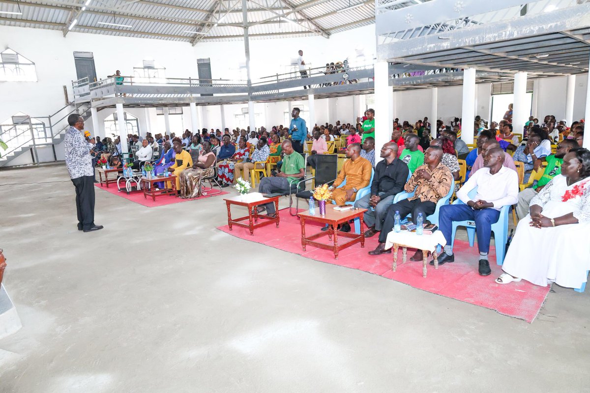 Stephenstephano's tweet photo. @dkmaraga joined worshippers for service at FGCK Namuitorok Church. He  reflected on the values of humility, unity, patience, and servant leadership from Ephesians 4 as shared by Bishop Simon Leeto.
#UkomboziNaMaraga #Ukombozi  #UkomboziRally #Kumekucha https://t.co/ajjoY3Ssl1
