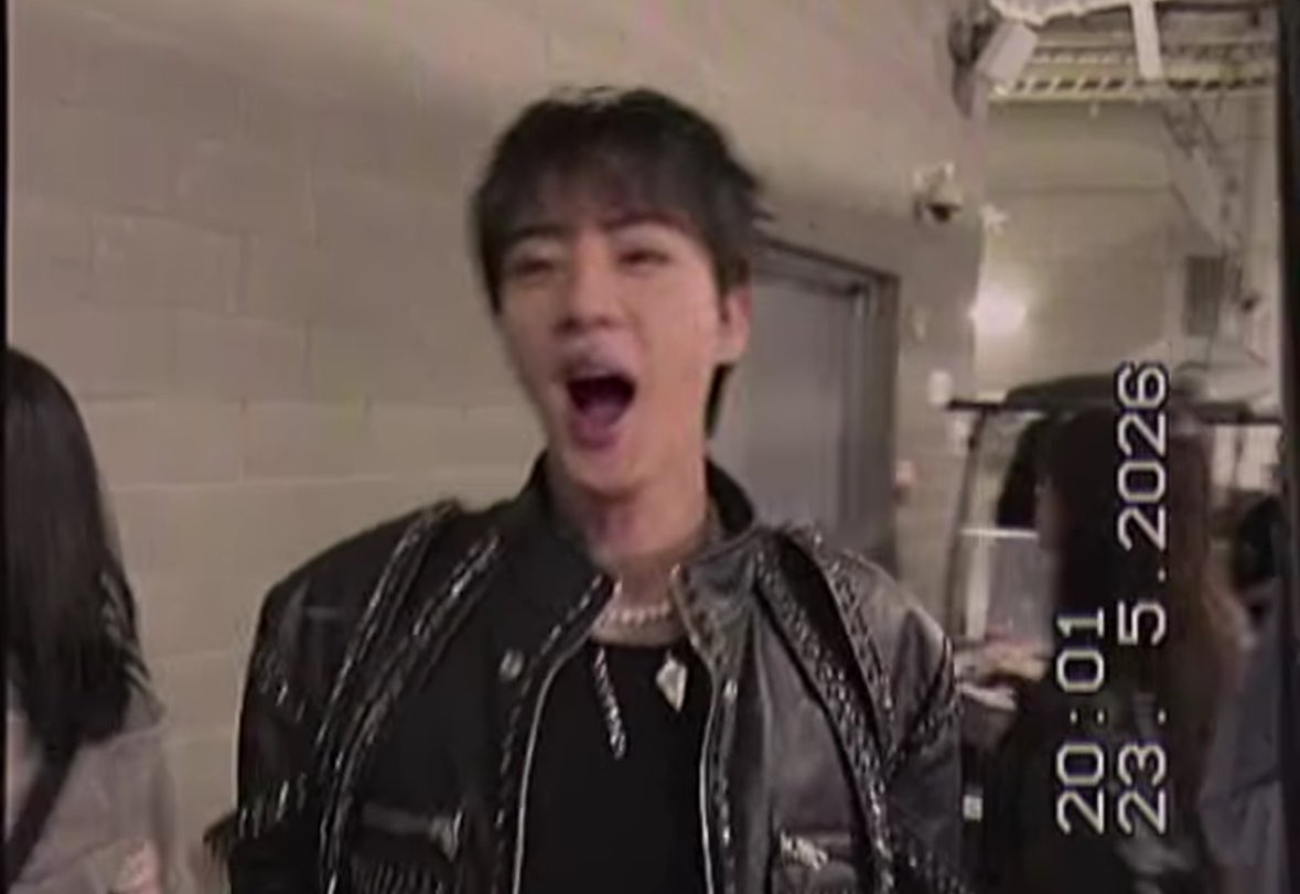 jin pic bot tweet media