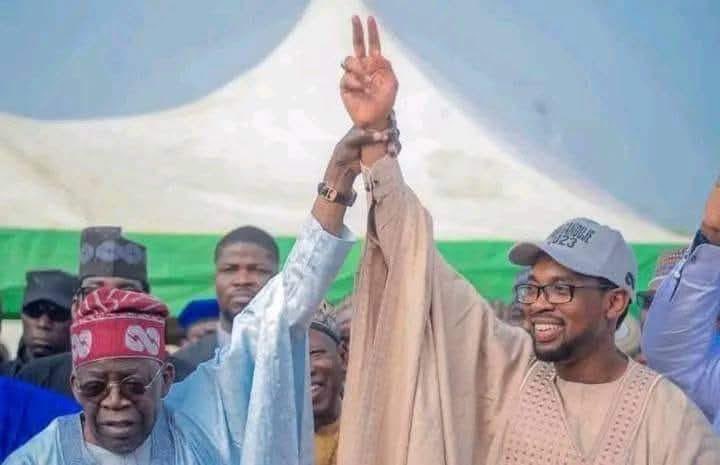 Inside_Edo's tweet photo. 2027: Son of former APC National Chairman, Abdullahi Ganduje, reportedly dumps the APC camp and picks the NDC nomination form to contest for a House of Representatives seat.

The move is already stirring political reactions in Kano ahead of the 2027 elections.
#InsideEdo https://t.co/hkcHAOU1cR