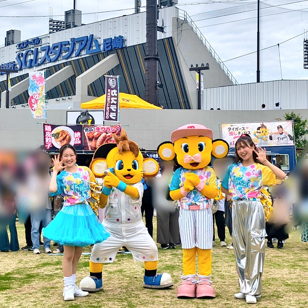 ラッキーちゃんが来たり、ベルちゃんが来たり、コラッキーが新しい衣装
