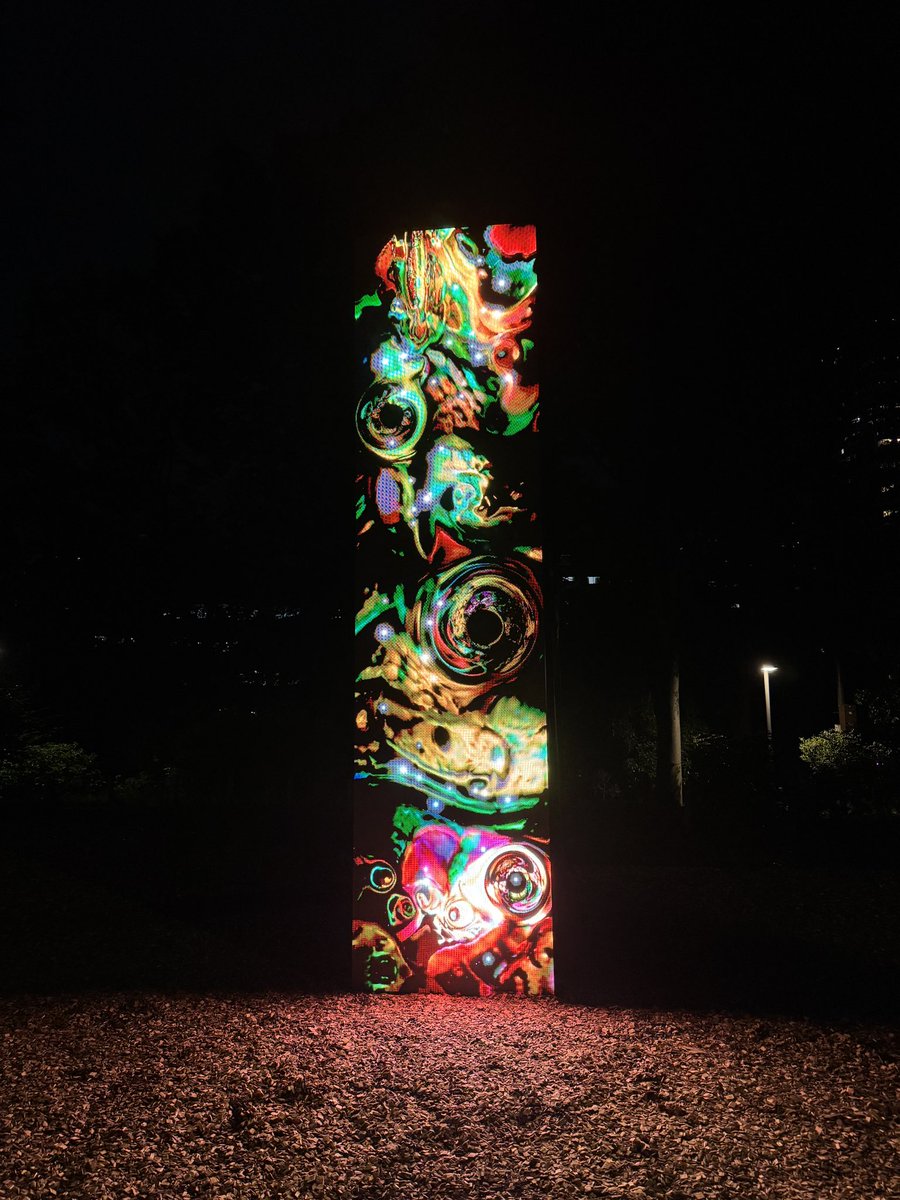 fuyumikan0's tweet photo. ぬるぬるみたいに吠えたり唸ったり 
落合先生の作品、綺麗だな
liquid universe Sobo Chufu
#TOKYOLIGHTS2026 https://t.co/YUB0OxQJej