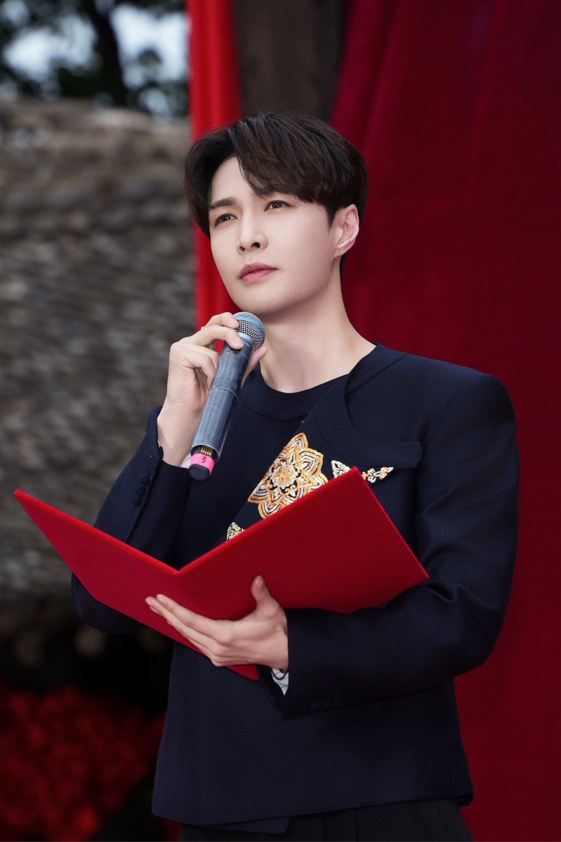 Lay Zhang Studio tweet media