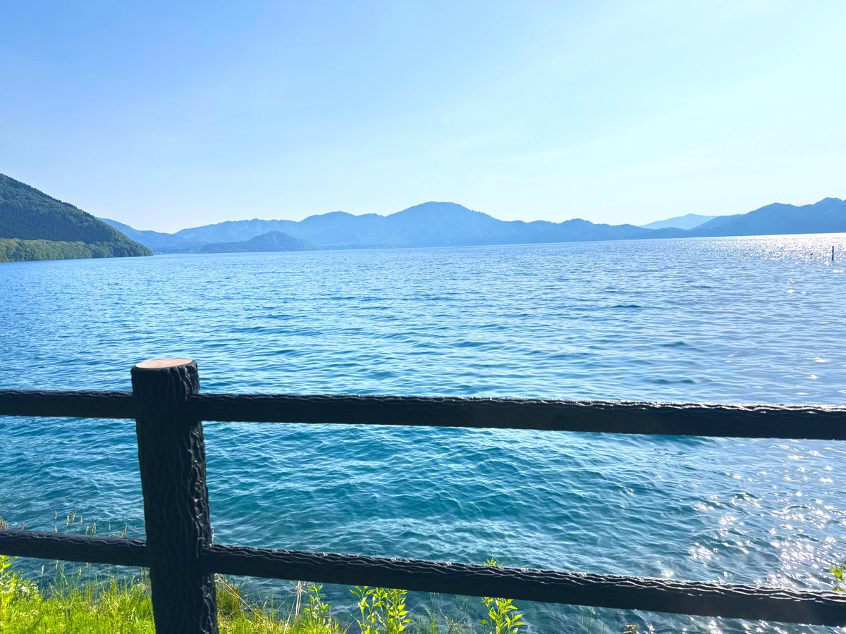 hane_rinrin's tweet photo. GW終盤から風邪拗らせてたんだけどようやく体調万全になったから湖ドライブしてきた🚗³₃ お天気いい日のドライブめちゃさいこ〜♪( ˶ᵔᵕᵔ˶و)و " https://t.co/evA8WB4eNE