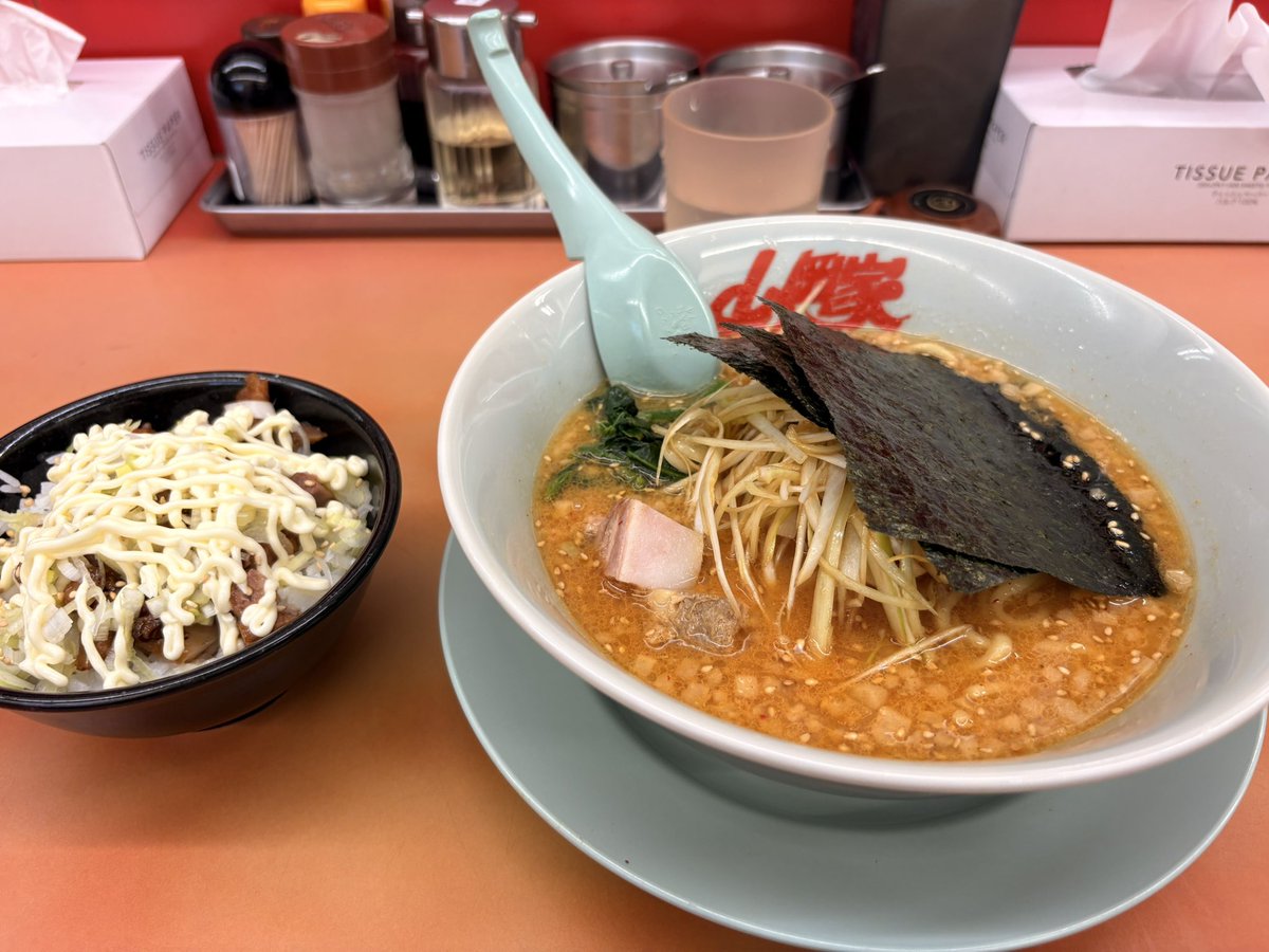 pop_step_upper's tweet photo. 会社の同期と山中湖のサウナ施設へ

フルーツサンド→サウナ→ビール→山岡家
最高すぎた休日🧖‍♀️ https://t.co/ULGMXHs2hN