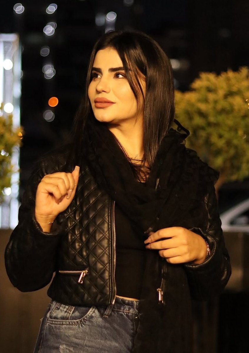 SRWA64's tweet photo. 🚨 فروزان اسلامی به بند زنان زندان ارومیه منتقل شد

فروزان اسلامی، مدرس زبان انگلیسی و مدیر آکادمی «نوجوان»، پس از بازداشت بدون حکم قضایی به زندان مرکزی ارومیه منتقل شد.
او همچنان بدون وکیل و در بی‌خبری از اتهامات نگهداری می‌شود.
❗آموزش چرا جرم شده است؟
#فروزان_اسلامی https://t.co/824lnw524y