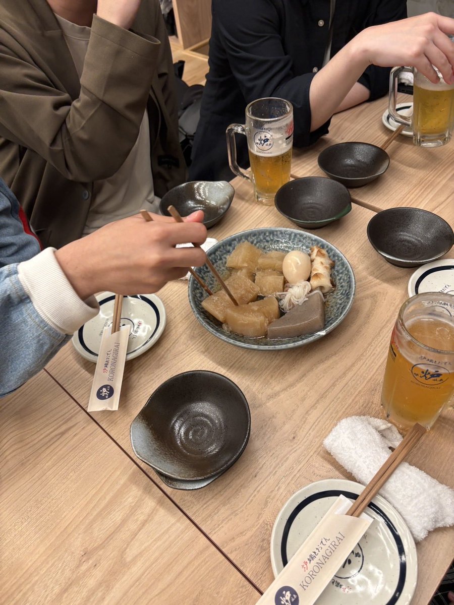 theseasidephil's tweet photo. 練習後です🍻🍢

#シーサイドフィルハーモニア #シーフィル #アマチュアオーケストラ #アマオケ #はちゃめちゃわちゃライフ https://t.co/2tqMnG8KS3