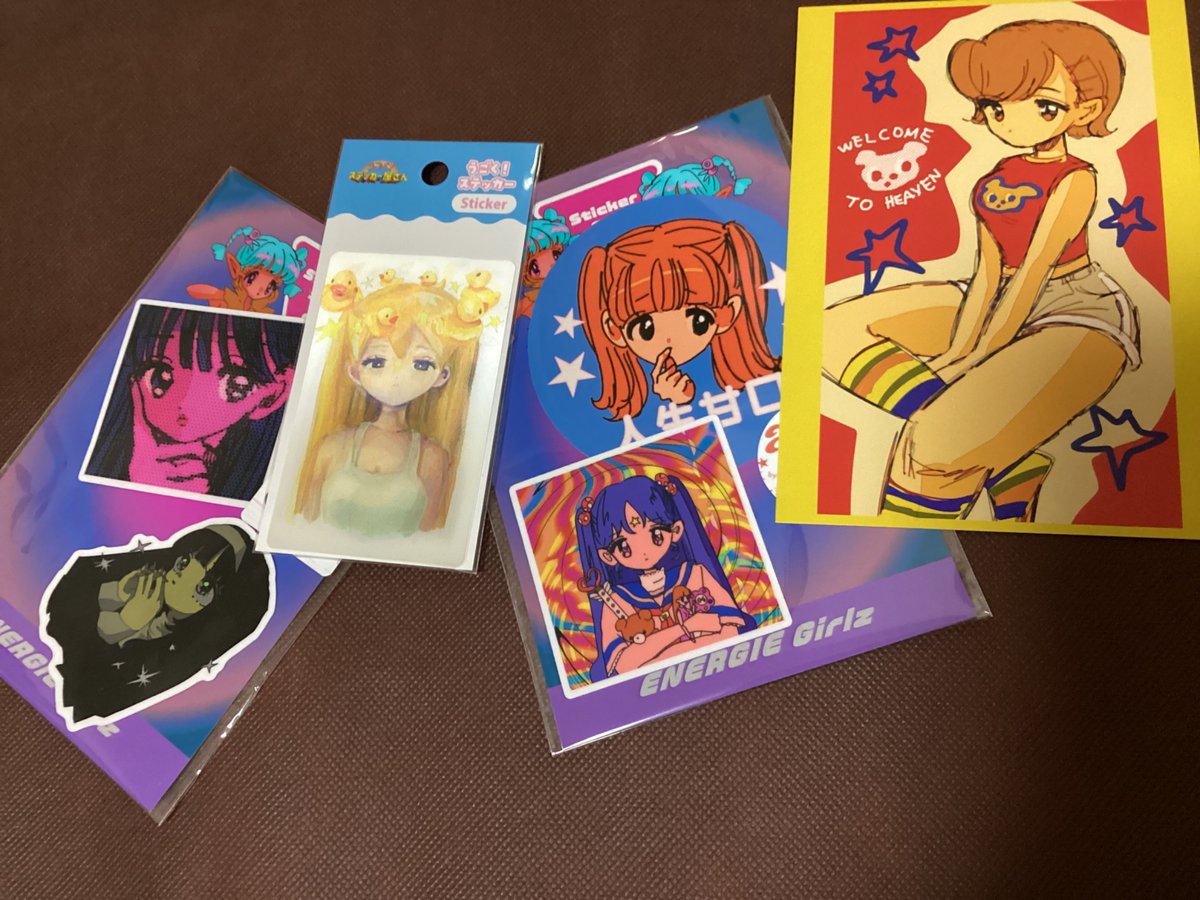 KTS1591's tweet photo. デザフェス戦利品、吉田南ナ子さん( @yoshida_kafue )のうごくステッカーとか😊 うごくステッカーは8枚の絵が切り替わるのがすごく気に入ってます！ 首振り扇風機とかに貼るといいかも☺️ #デザフェス #デザフェス63 #デザインフェスタ #デザインフェスタ63 https://t.co/v1pTUBy8sN